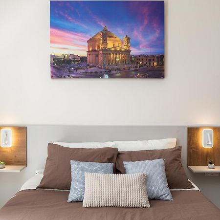 Edka Suites - Modern Sunlit 2Bd Apartments With Balconies - Close To Sliema Promenade, St Julian'S & St Georges Bay グジラ エクステリア 写真
