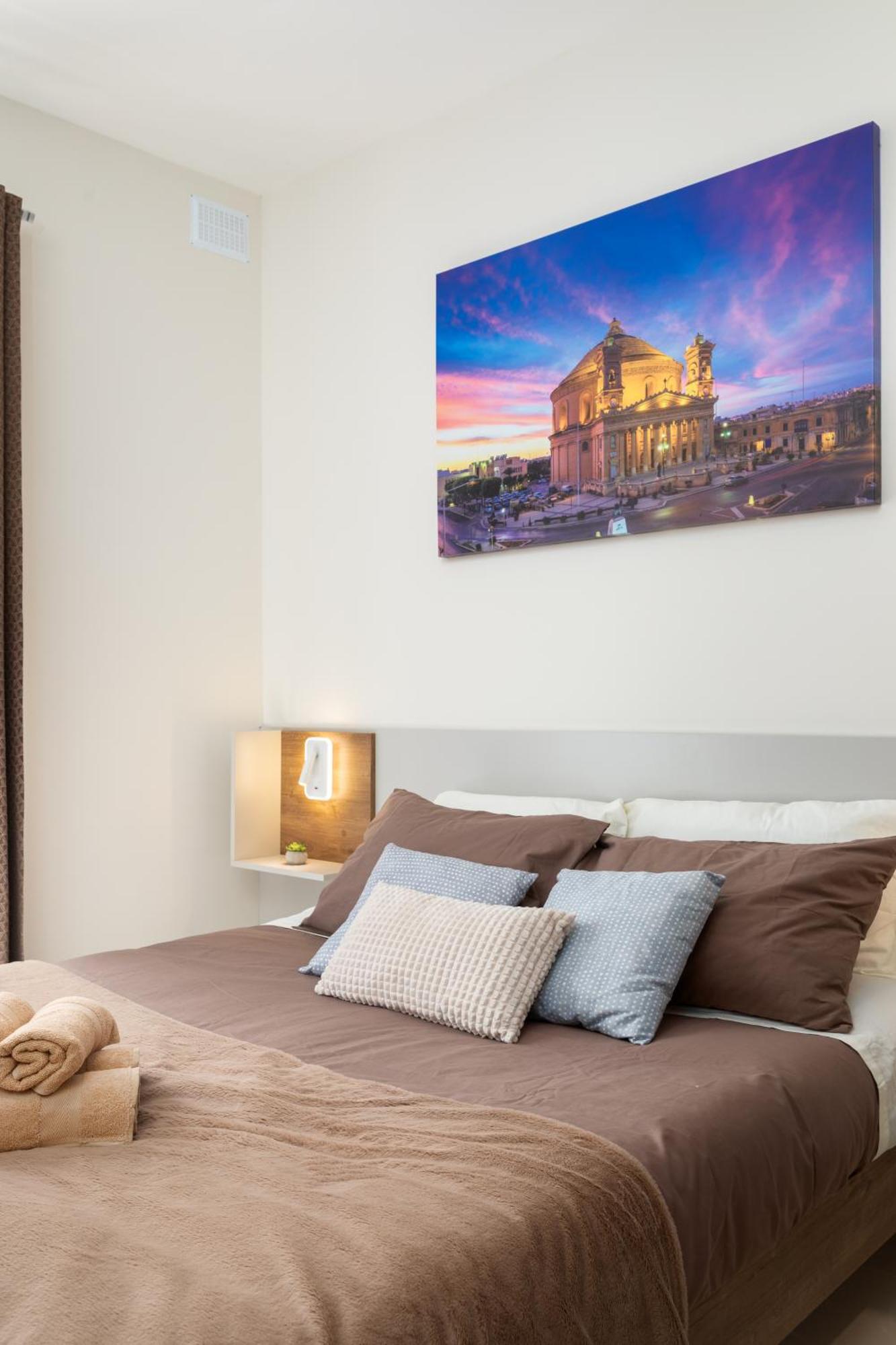 Edka Suites - Modern Sunlit 2Bd Apartments With Balconies - Close To Sliema Promenade, St Julian'S & St Georges Bay グジラ エクステリア 写真