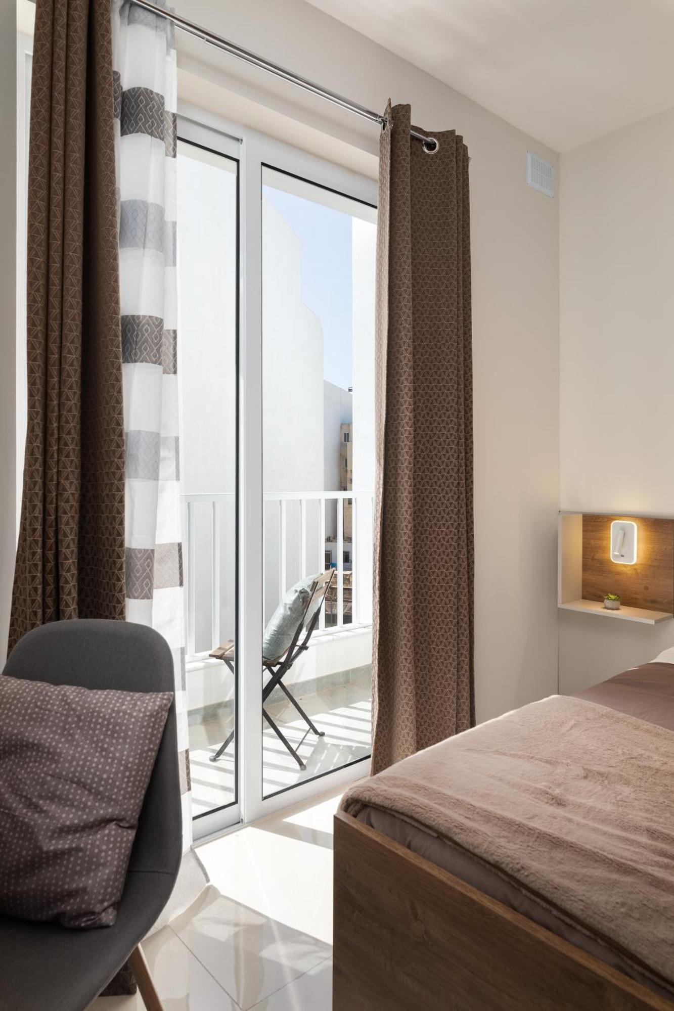Edka Suites - Modern Sunlit 2Bd Apartments With Balconies - Close To Sliema Promenade, St Julian'S & St Georges Bay グジラ エクステリア 写真