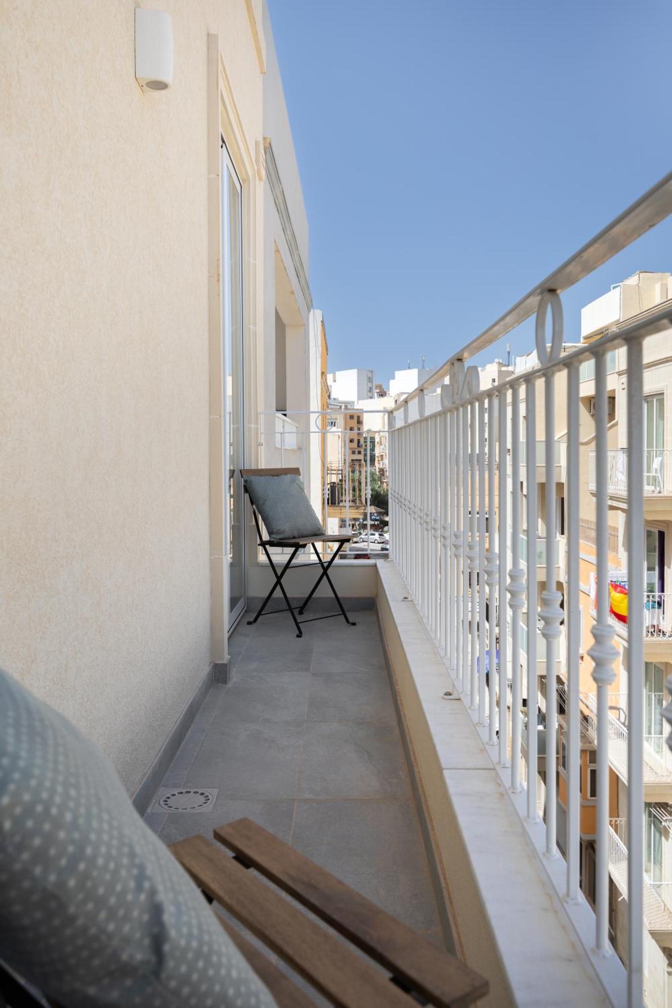 Edka Suites - Modern Sunlit 2Bd Apartments With Balconies - Close To Sliema Promenade, St Julian'S & St Georges Bay グジラ エクステリア 写真