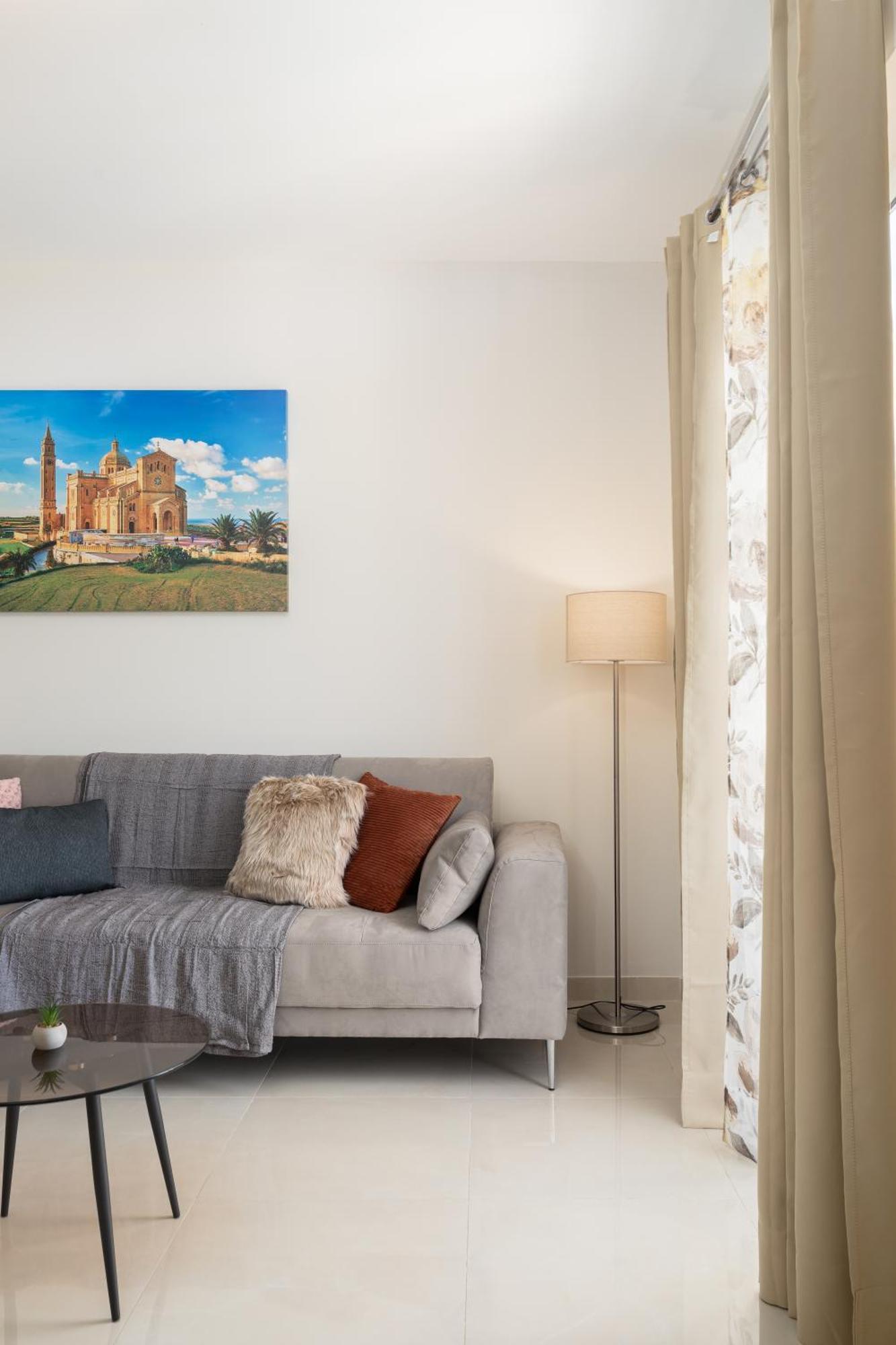 Edka Suites - Modern Sunlit 2Bd Apartments With Balconies - Close To Sliema Promenade, St Julian'S & St Georges Bay グジラ エクステリア 写真