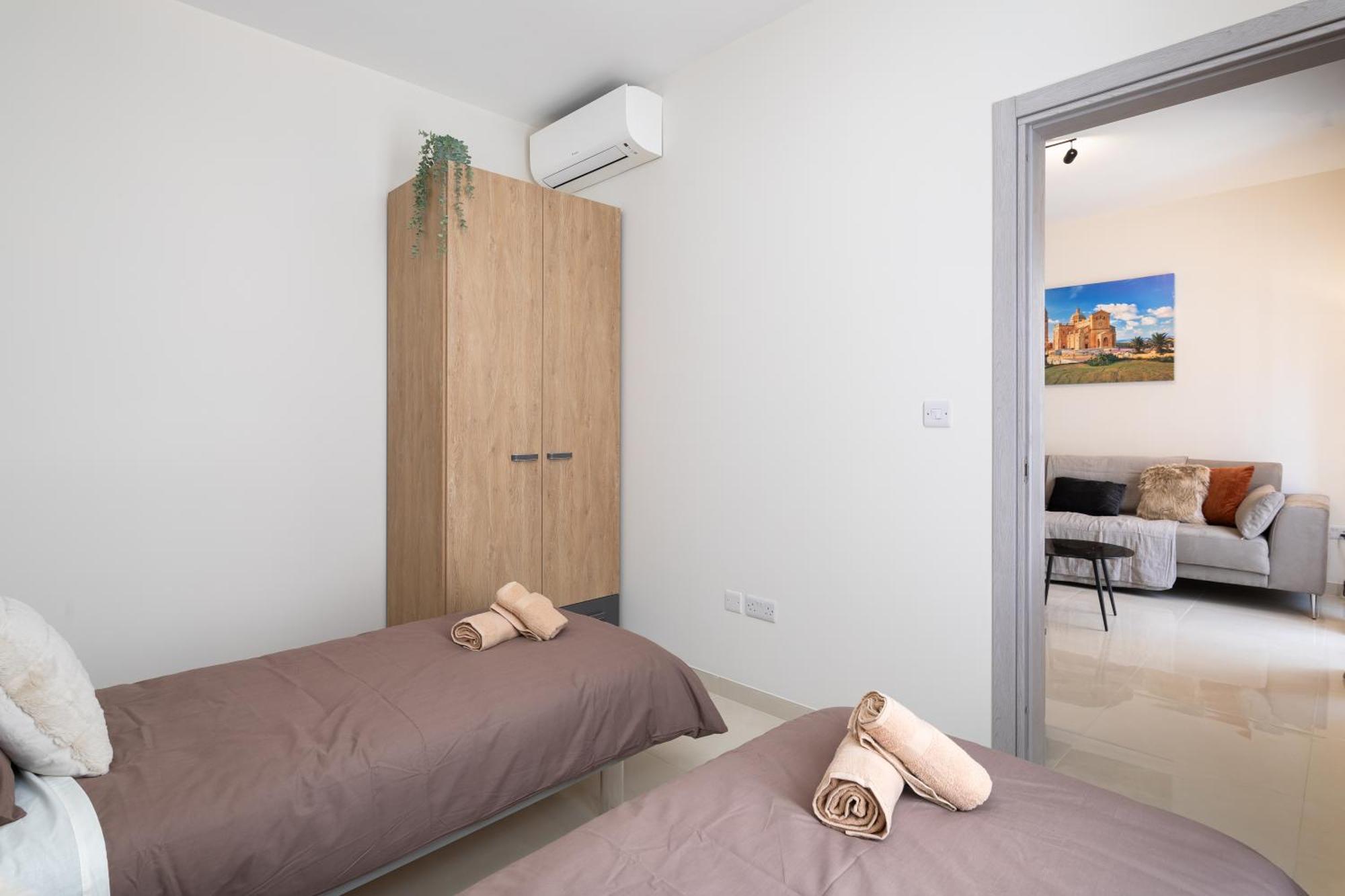 Edka Suites - Modern Sunlit 2Bd Apartments With Balconies - Close To Sliema Promenade, St Julian'S & St Georges Bay グジラ エクステリア 写真