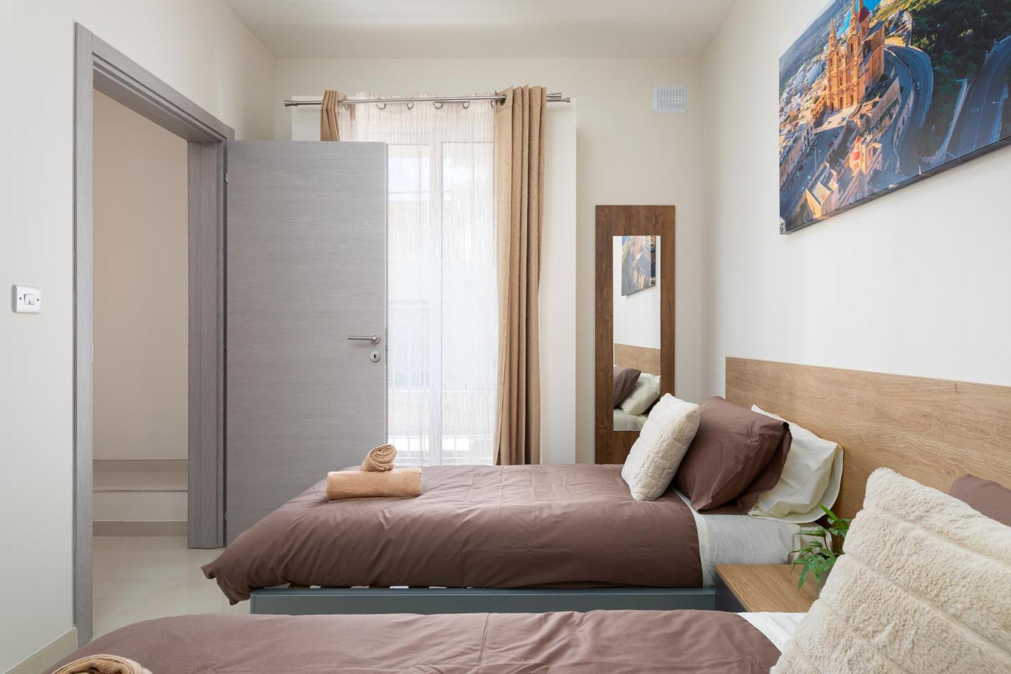 Edka Suites - Modern Sunlit 2Bd Apartments With Balconies - Close To Sliema Promenade, St Julian'S & St Georges Bay グジラ エクステリア 写真