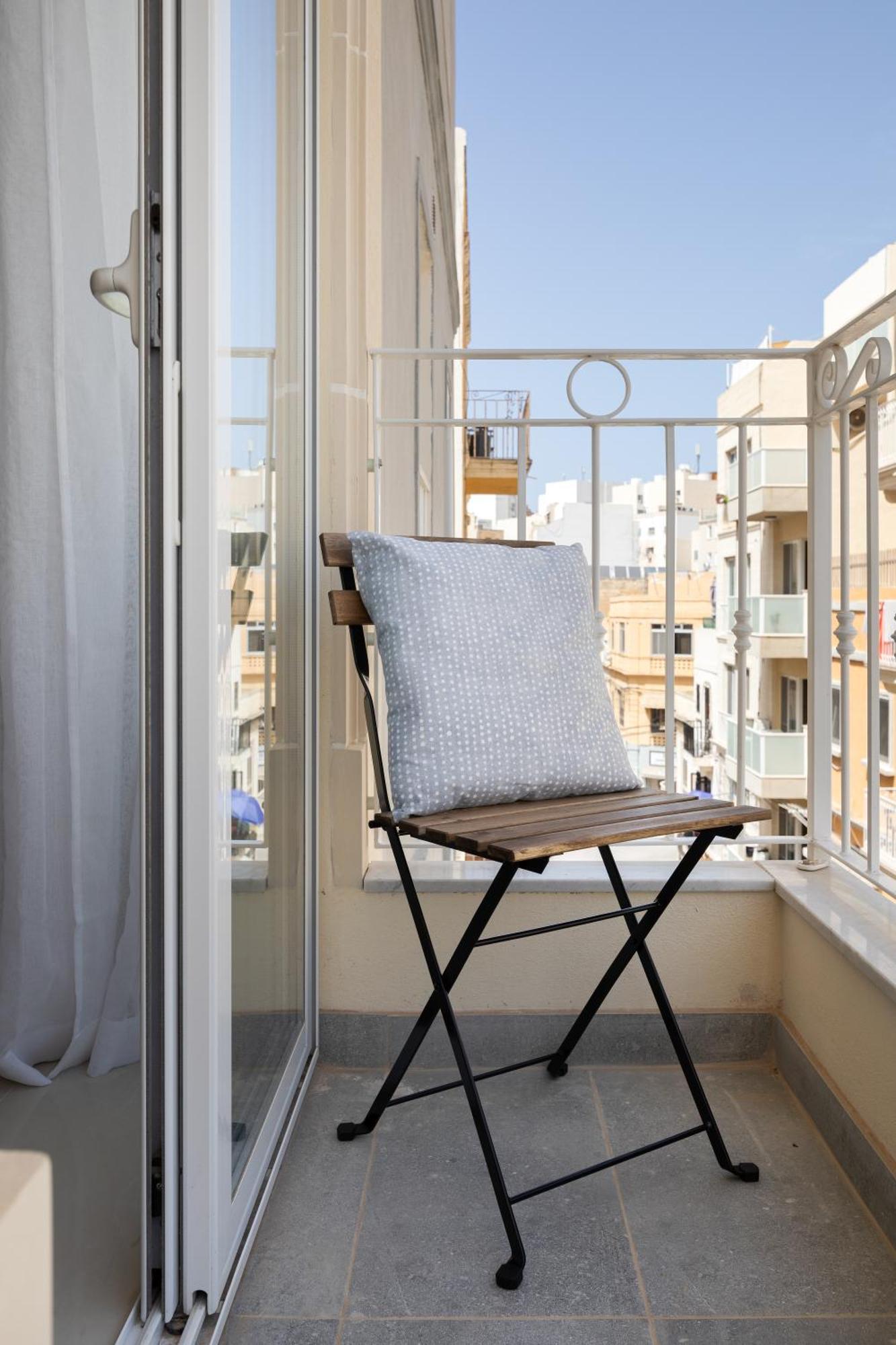 Edka Suites - Modern Sunlit 2Bd Apartments With Balconies - Close To Sliema Promenade, St Julian'S & St Georges Bay グジラ エクステリア 写真