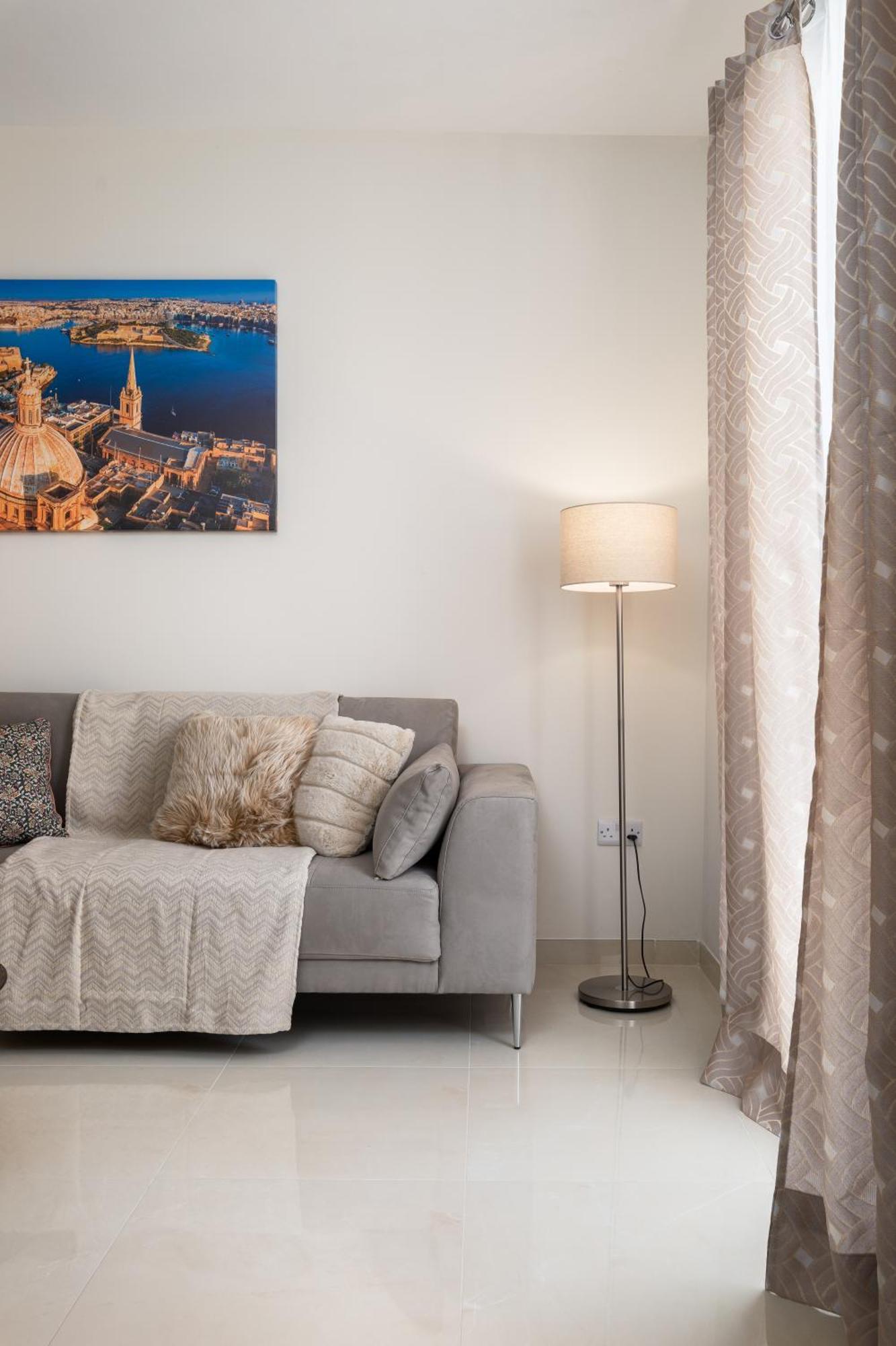 Edka Suites - Modern Sunlit 2Bd Apartments With Balconies - Close To Sliema Promenade, St Julian'S & St Georges Bay グジラ エクステリア 写真