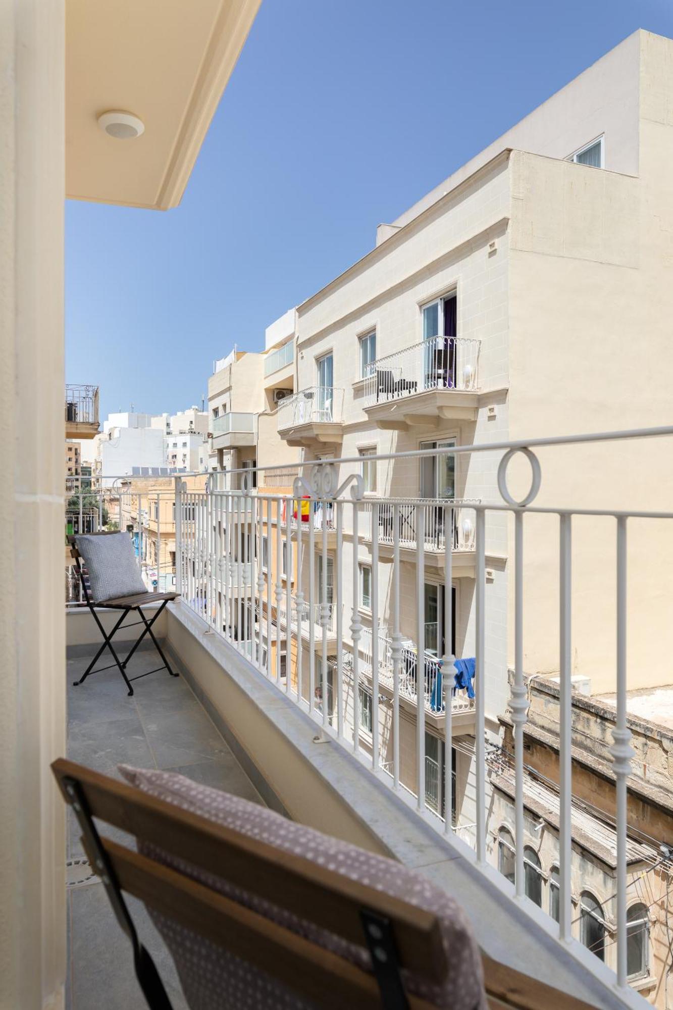 Edka Suites - Modern Sunlit 2Bd Apartments With Balconies - Close To Sliema Promenade, St Julian'S & St Georges Bay グジラ エクステリア 写真