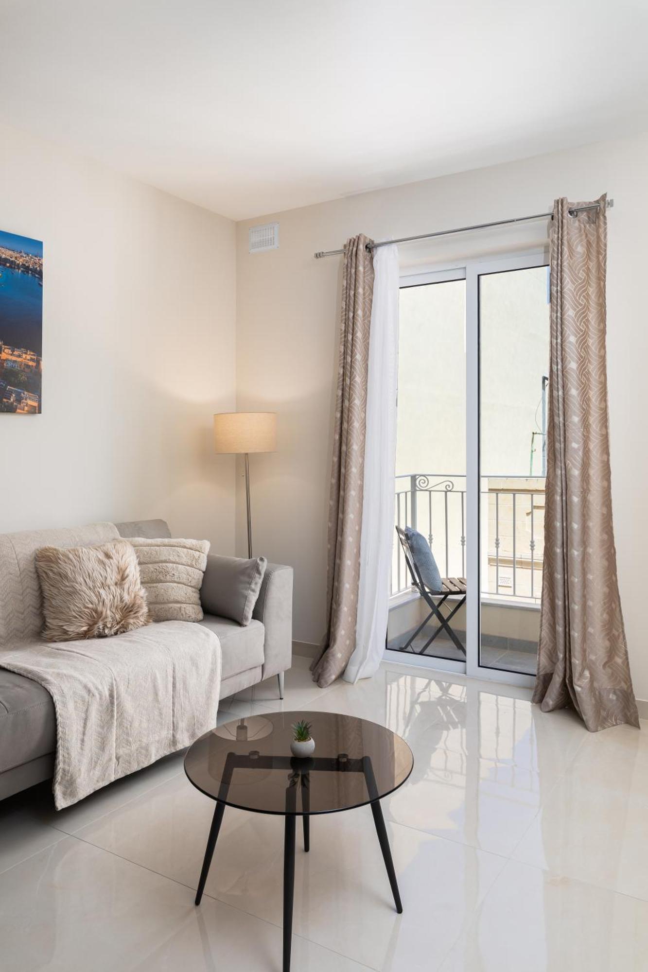 Edka Suites - Modern Sunlit 2Bd Apartments With Balconies - Close To Sliema Promenade, St Julian'S & St Georges Bay グジラ エクステリア 写真